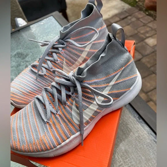 NIKE FREE TRAIN FORCE FLYKNIT SNEAKERS SIZE 9.5 - Picture 3 of 6